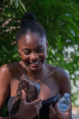 Keywords: gardens;cars;reflections