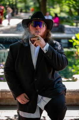 Keywords: gardens;cars;reflections