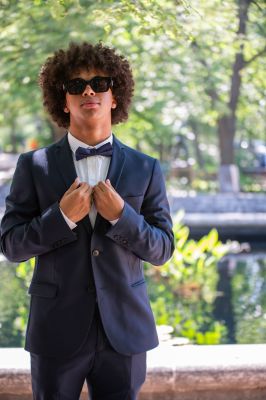 Keywords: gardens;cars;reflections